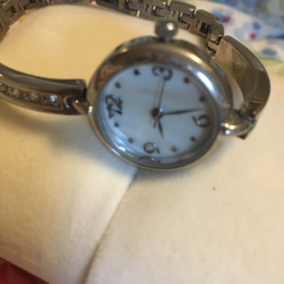 Ladies Watch - Picture 4 of 8